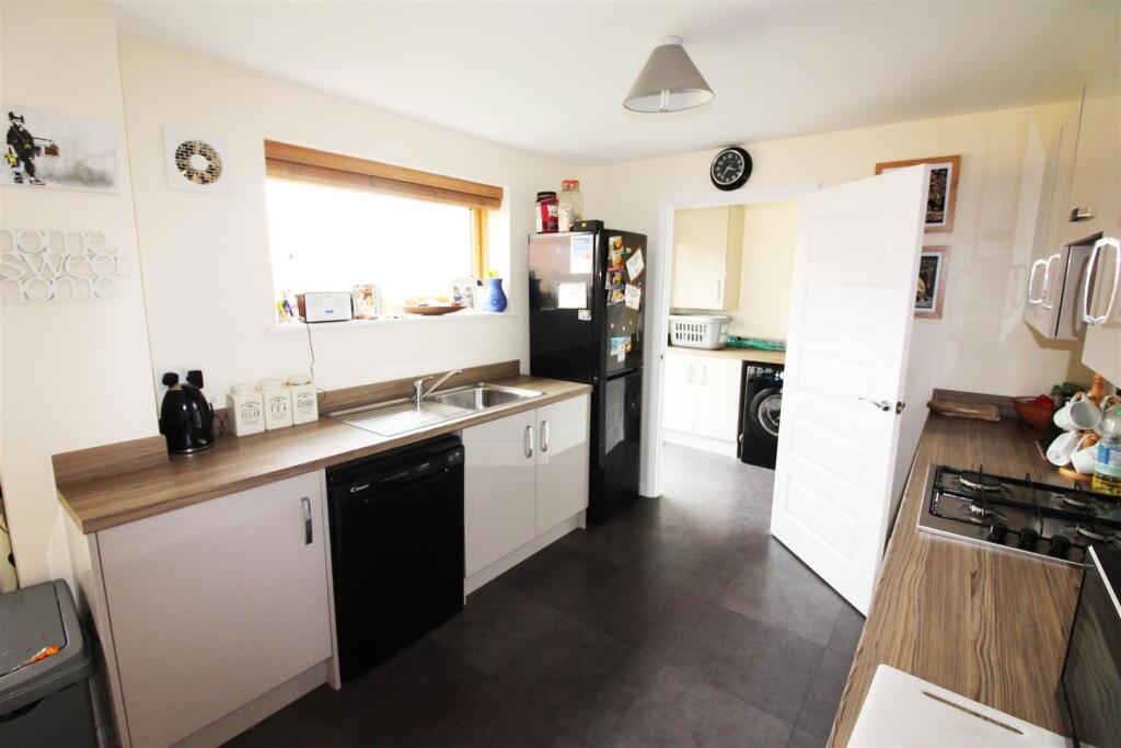 Additional image 11 of Oberon Grove, Street