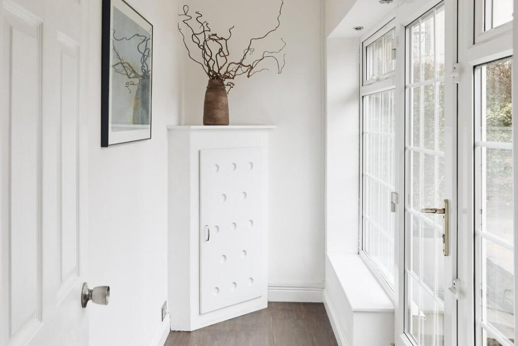 Additional image 16 of Hawthorn Crescent, Baildon,