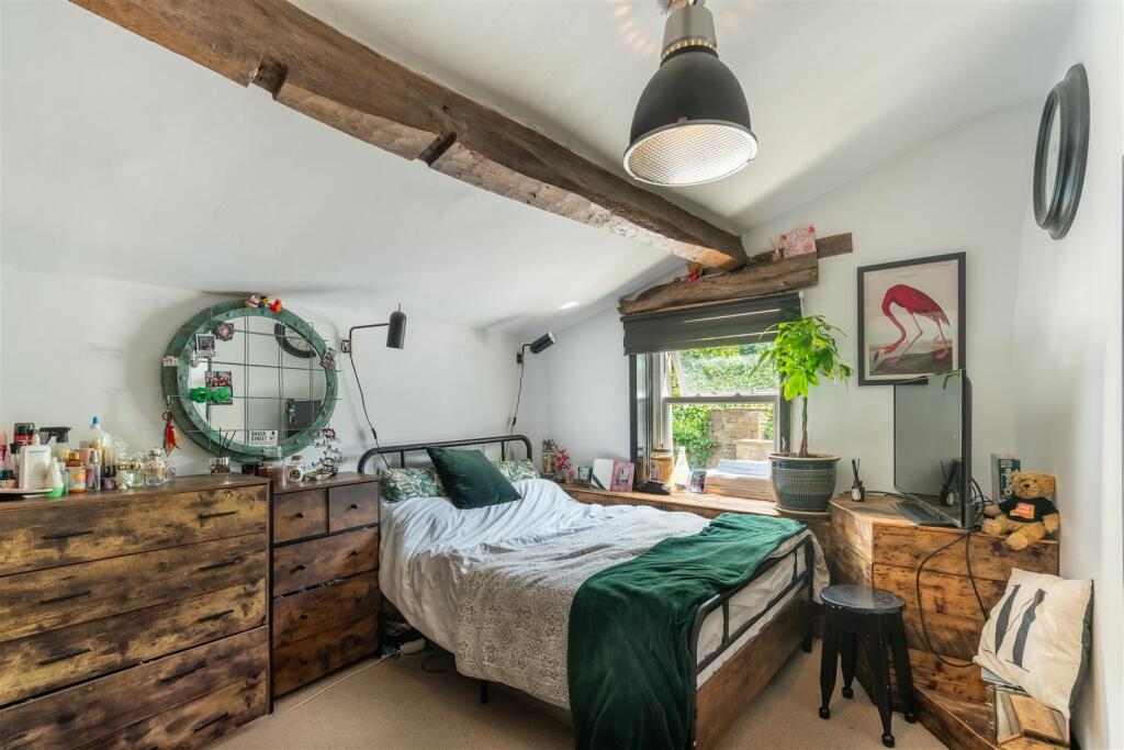 Additional image 12 of Character Property on Woodlands Drive