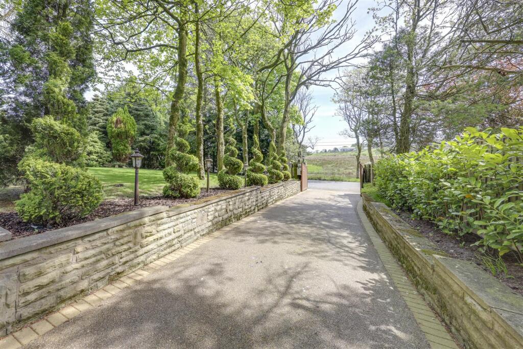 Additional image 9 of The Hollies, Alden Road, Helmshore, Rossendale - Over 9,000sqft - One Of Rossendale's Most Incredible Properties