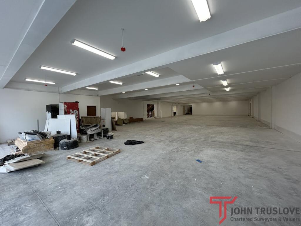 房产图片 2 - 前Sterling Save，小伍德街，小伍德，雷迪奇，B98 7AZ