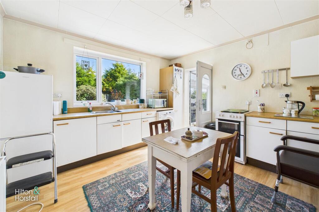 Additional image 5 of Uplands Drive, Fence