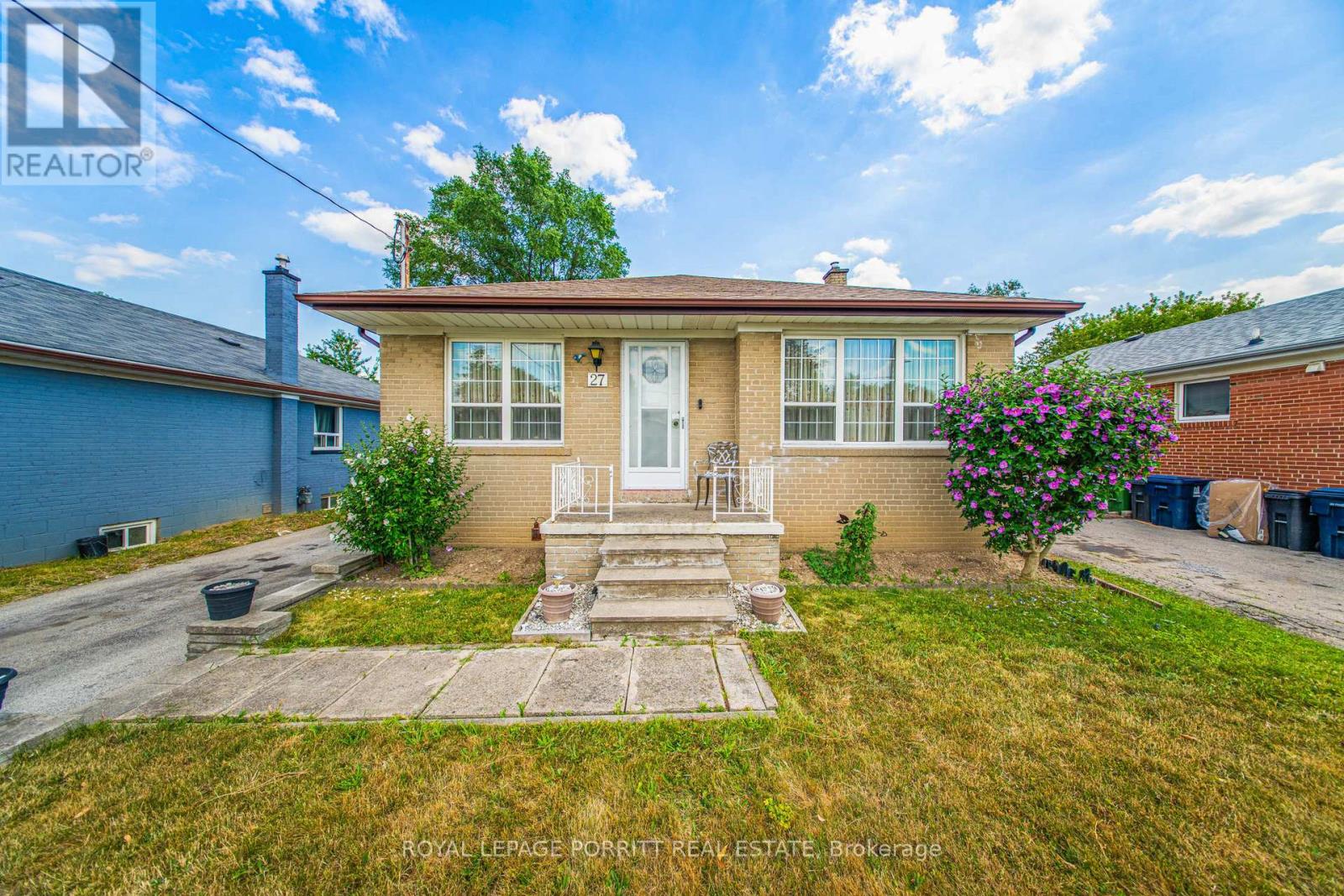 27 HINTON ROAD|Toronto (Rexdale-Kipling), Ontario M9W2V4