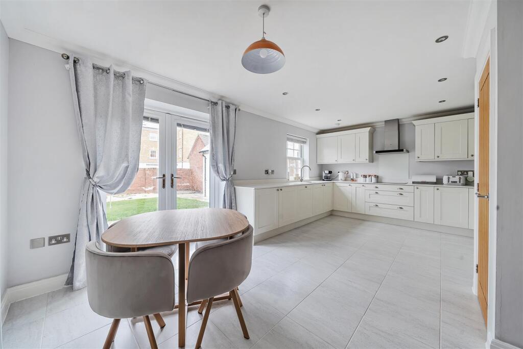 Additional image 22 of Shepherd Close, Yeovil