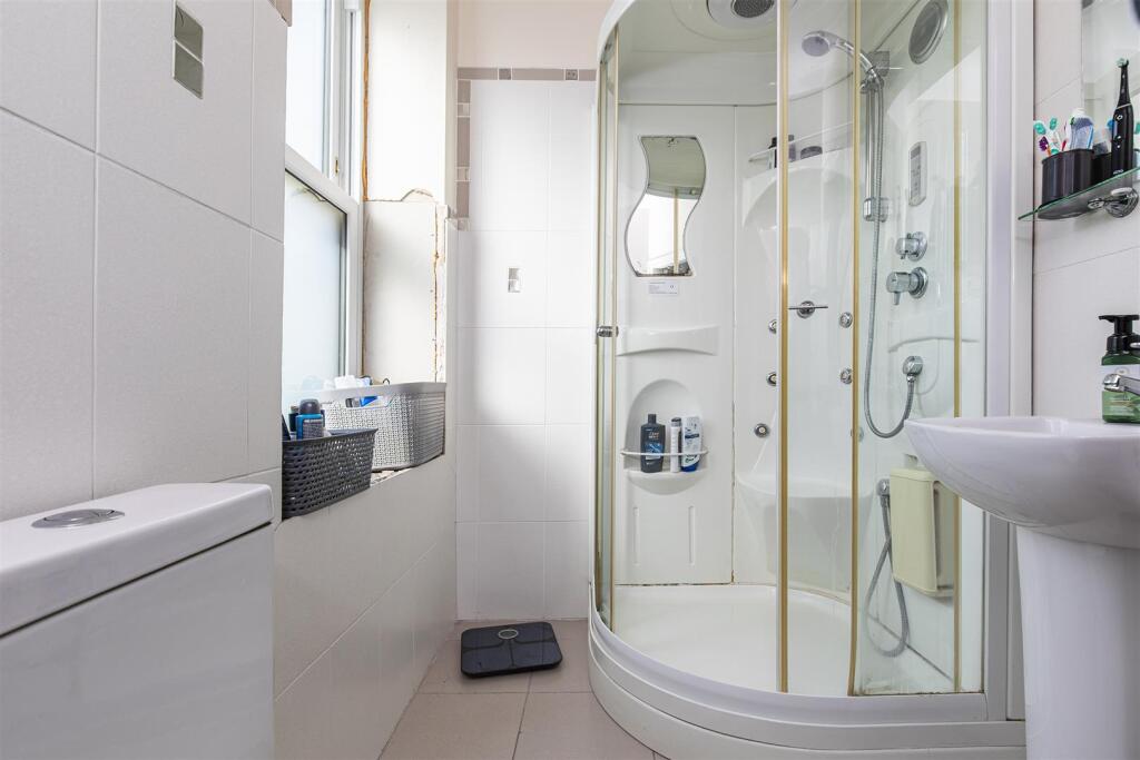 Additional image 17 of Whitcliffe Road, Cleckheaton