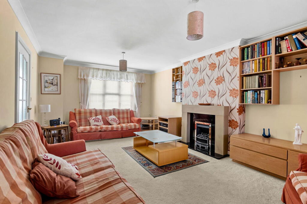 Additional image 4 of 11 Hanbury Croft, Hanbury, Bromsgrove, Worcestershire.  B60 4BF