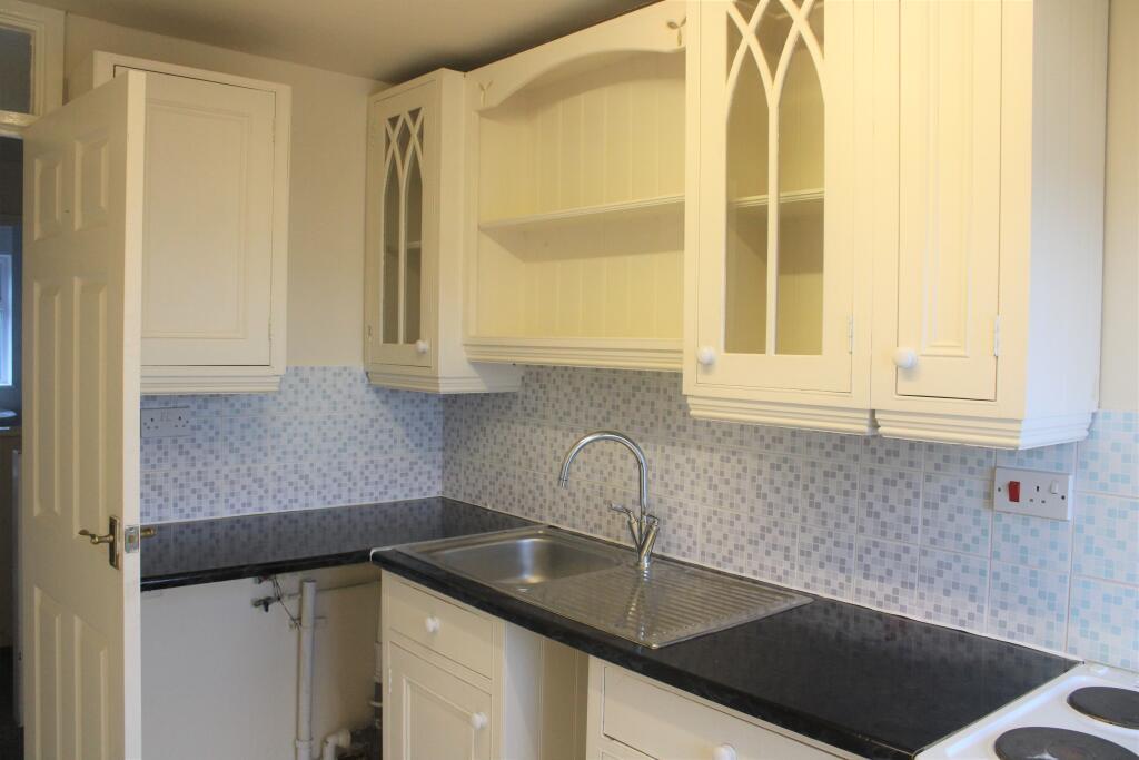 Additional image 7 of Oaklands Road, Yeovil, BA21