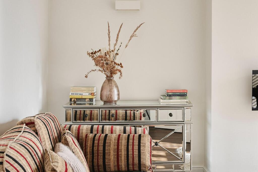 Additional image 8 of Hawthorn Crescent, Baildon,