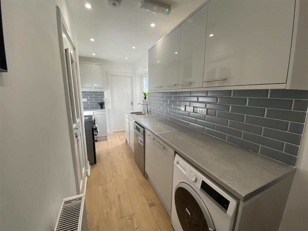 Additional image 5 of Rood End Road, Oldbury, Birmingham