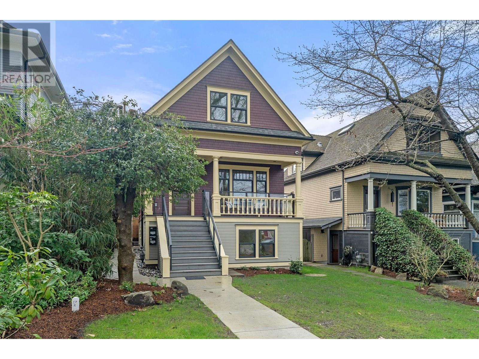 2592 ETON STREET|Vancouver, British Columbia V5K1J7