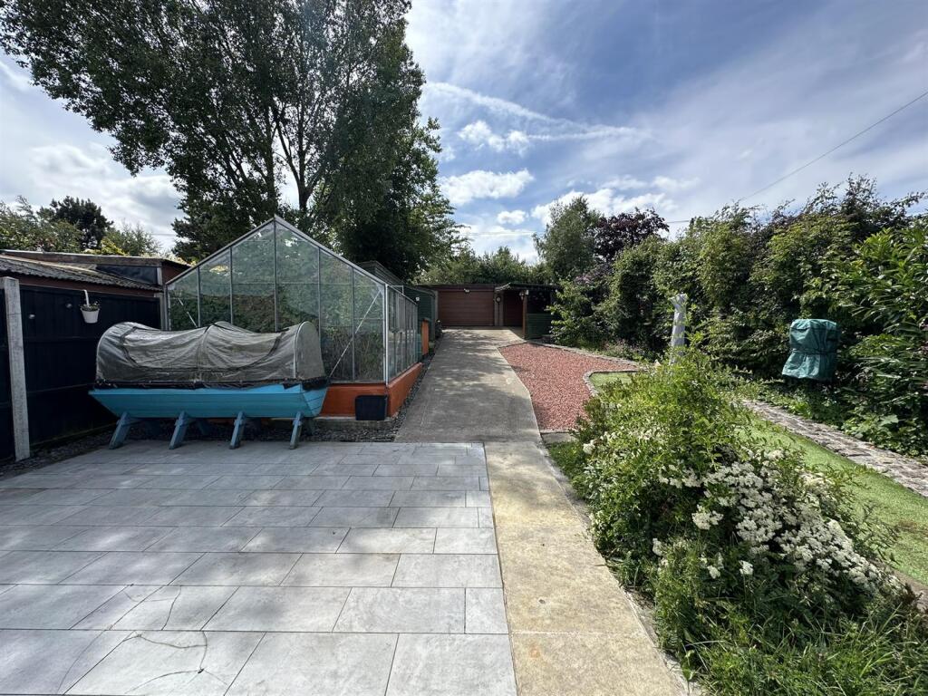 Additional image 46 of Moor View Drive, Bingley