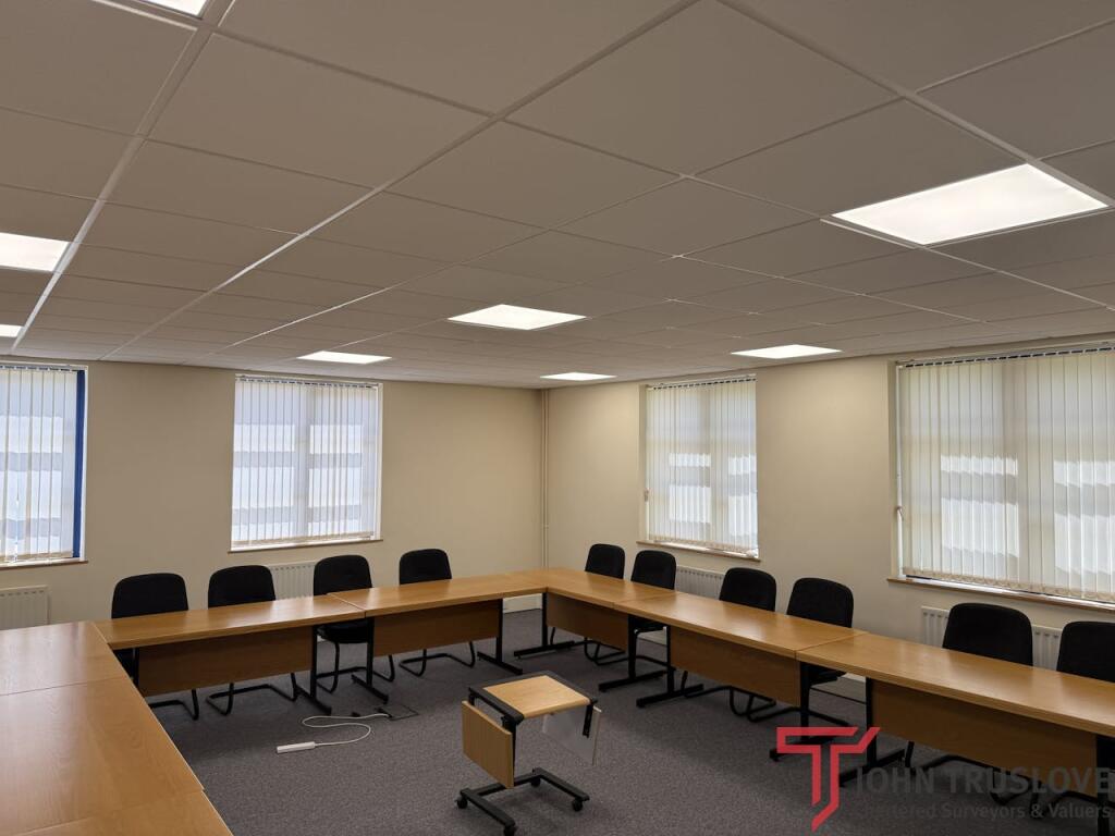 房产图片 5 - 伯恩特草地路3号橡树公园，B98 9NW，雷德奇