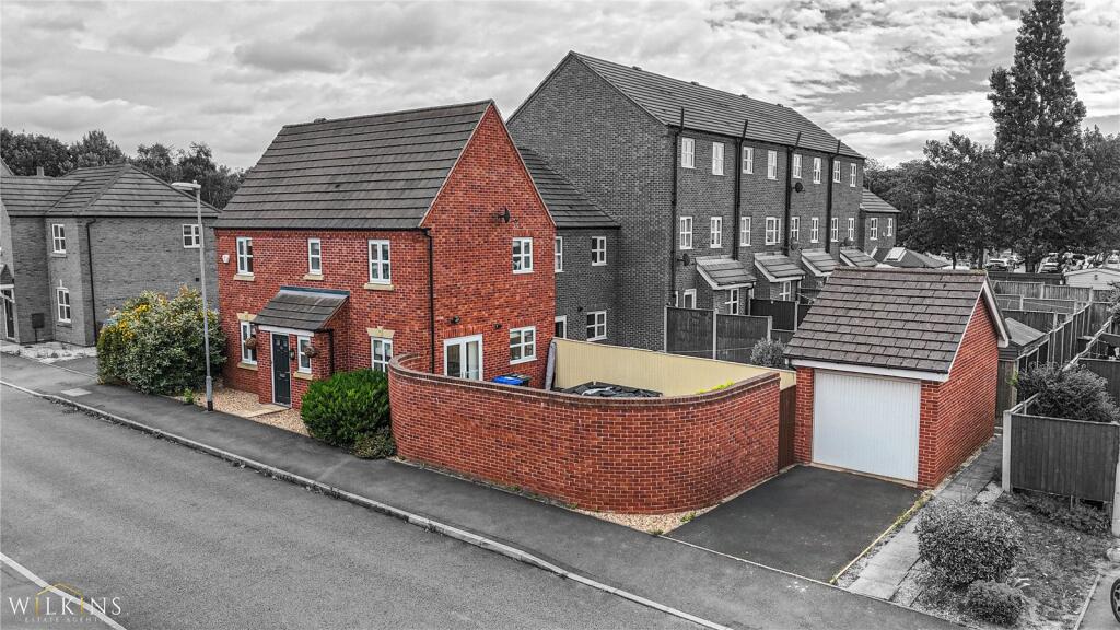 Lowes Drive, Tamworth, Staffordshire, B77