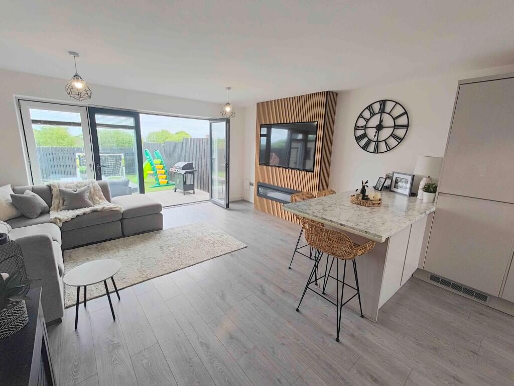 Additional image 4 of 11 Delf Hill Close, Low Moor, BD12 0AJ