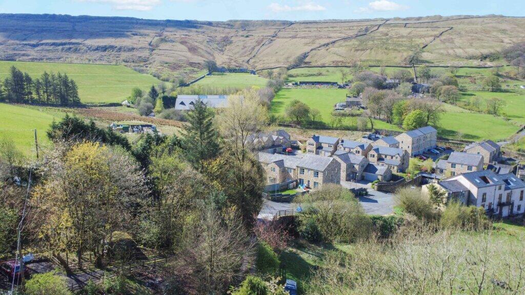 Additional image 54 of Barnside, St Georges Terrace, Cowpe Road, Rossendale