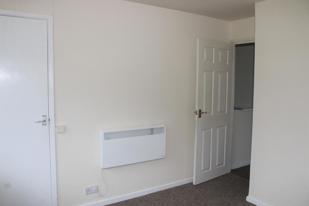 Additional image 9 of Oaklands Road, Yeovil, BA21