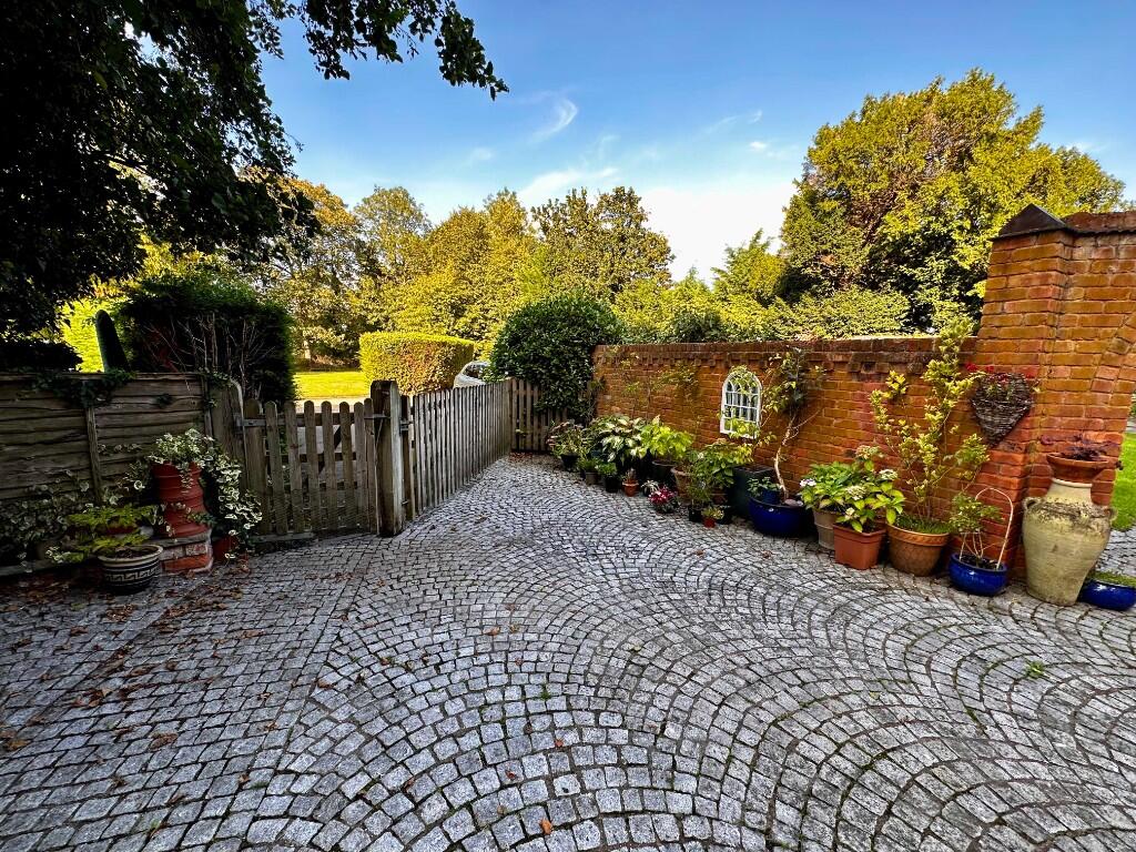 Additional image 37 of Stratford Road, Wootton Wawen, B95 6BY