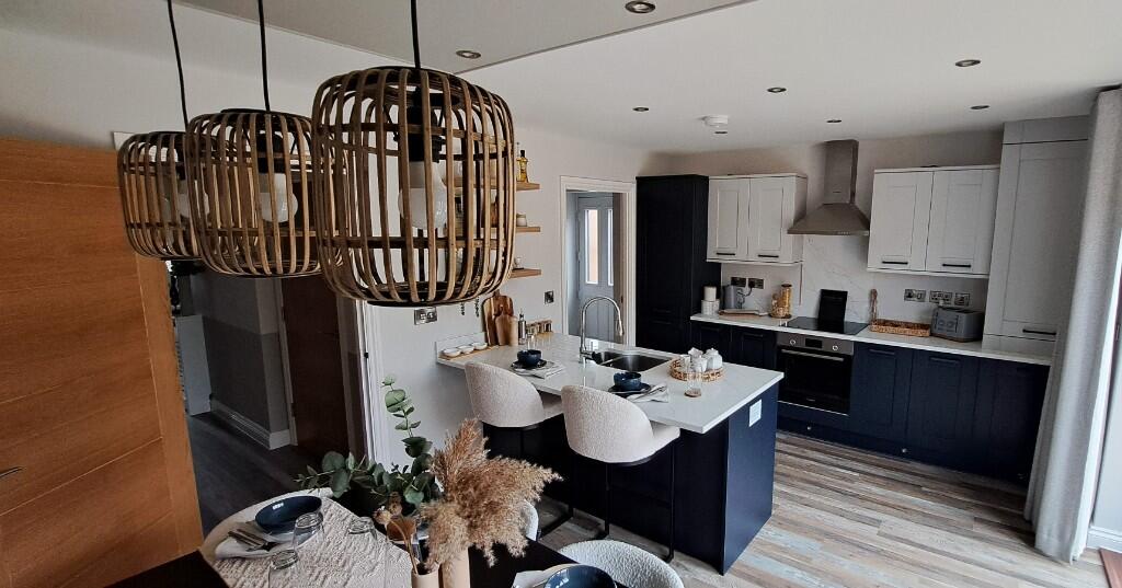 Halifax Road,
Denholme,
Bradford,
BD13 4EZ