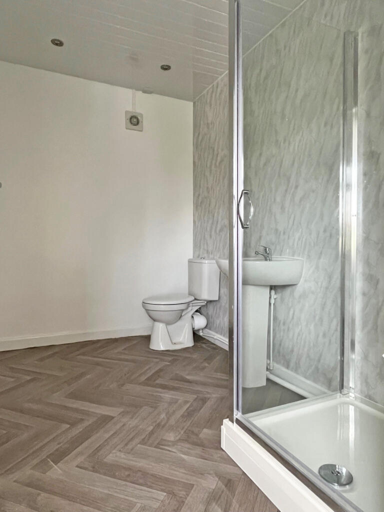 Additional image 5 of Flat 2 at The Beehive, 1 Saltaire Road, Shipley, BD18 3HH