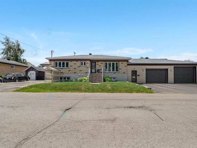 200-200A Rue des Mille-Îles|Saint-Eustache, Quebec J7P2P4