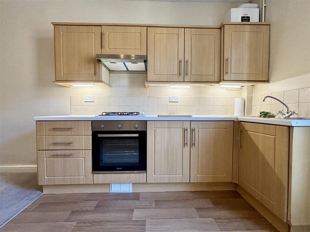 Additional image 4 of Wellington Street, Queensbury