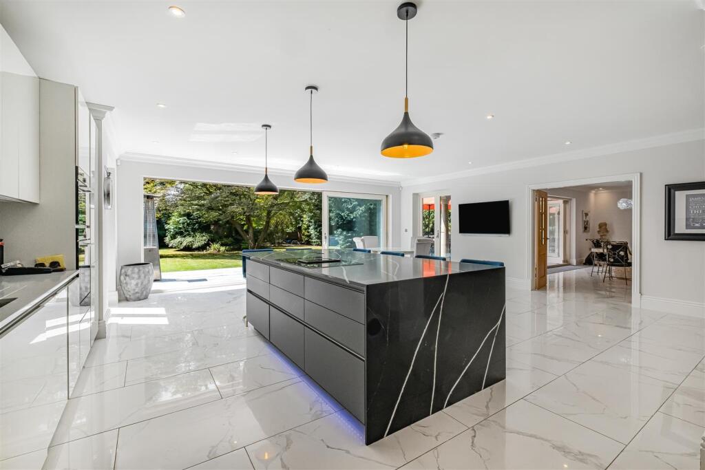 Additional image 8 of Hartopp Road, Four Oaks Park