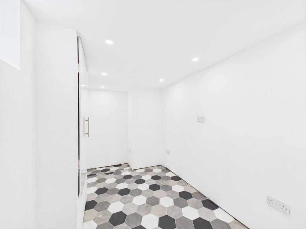 Additional image 4 of Walter Street, Bradford