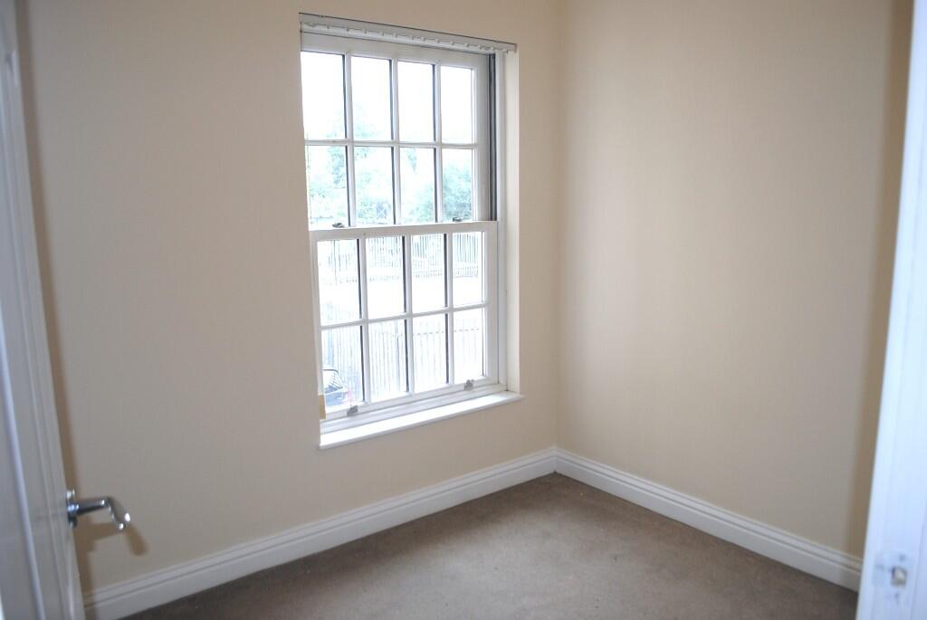 Additional image 5 of ***attention Investors And First Time Buyers, Yield Over 8%  A Modern, Purpse-built 2-bedroom 1ST Floor  Apartment***
