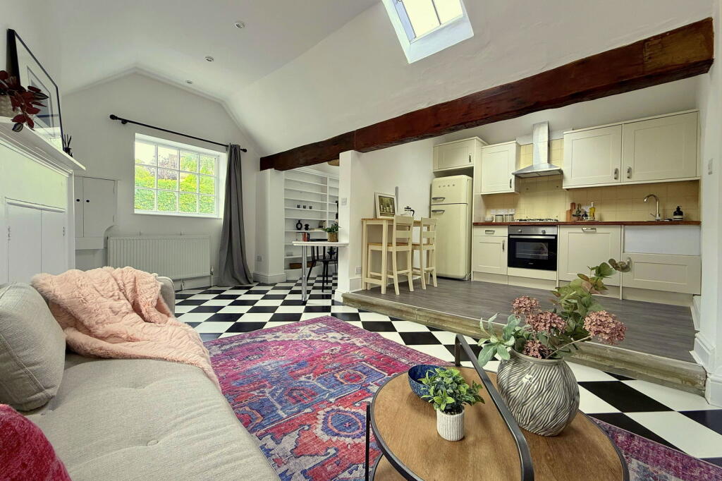 Additional image 14 of St. Saviours Road, Larkhall