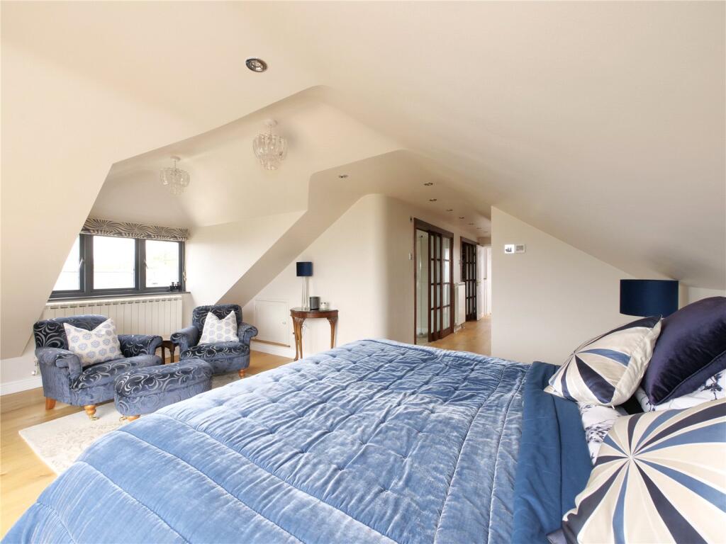 Additional image 28 of Oustanding Five Bedroom House In Pilton