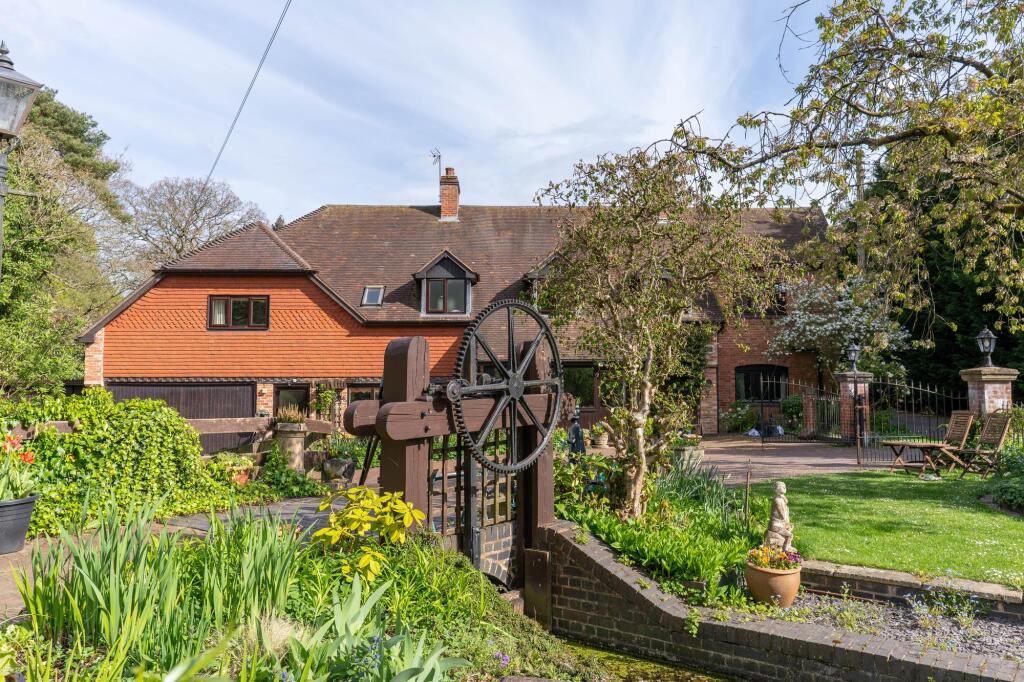 Additional image 27 of Old Rectory Lane, Alvechurch, B48