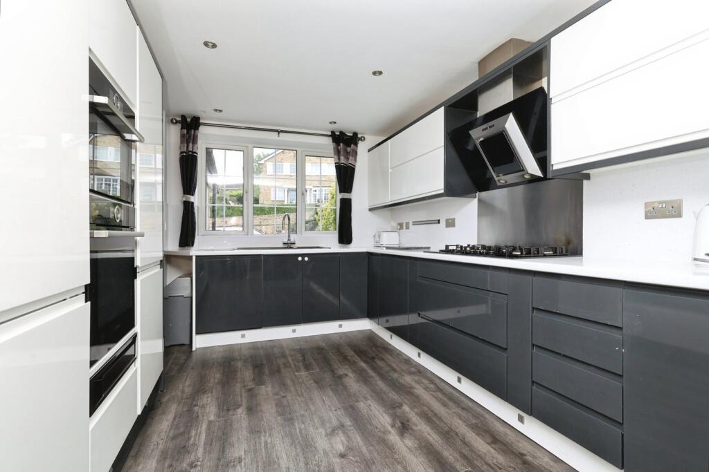 Additional image 5 of New Close Road, Shipley, BD18