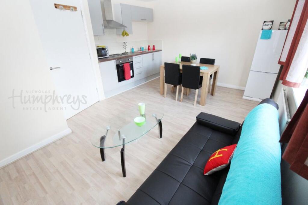 Additional image 4 of Bodmin Grove, B7 - 8-8 Viewings