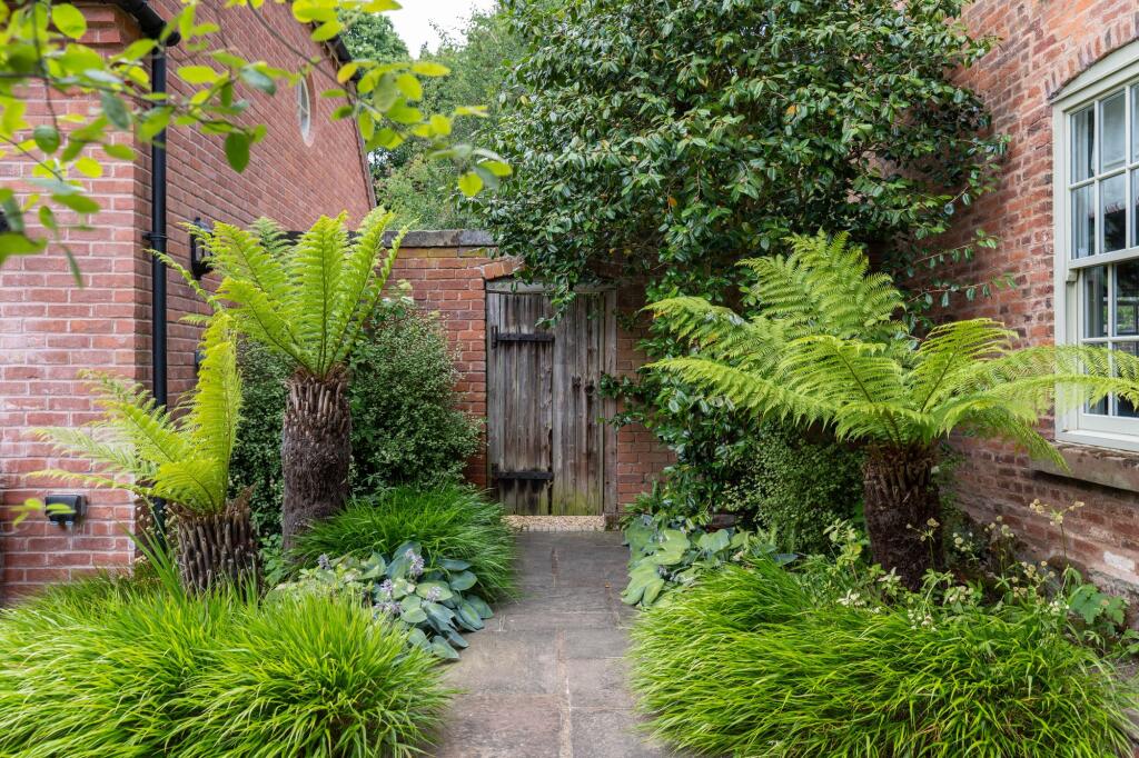 Additional image 32 of Dale Lane, Lickey End, B60