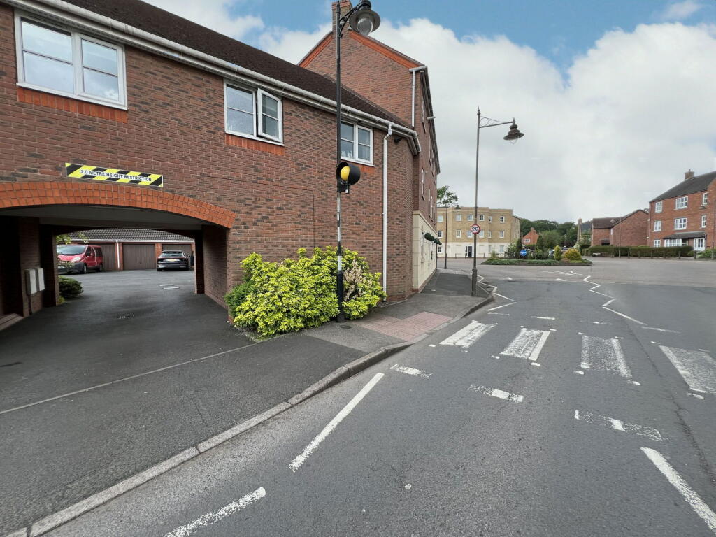 Additional image 12 of Dickens Heath Road, Dickens Heath