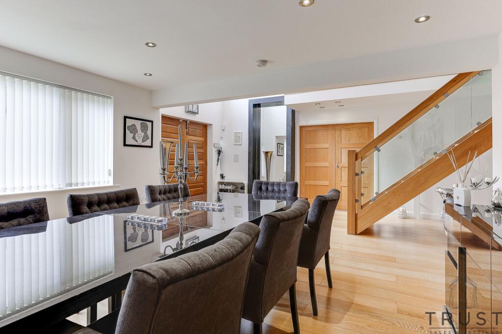 Additional image 42 of Bradford Road, Birkenshaw, BD11