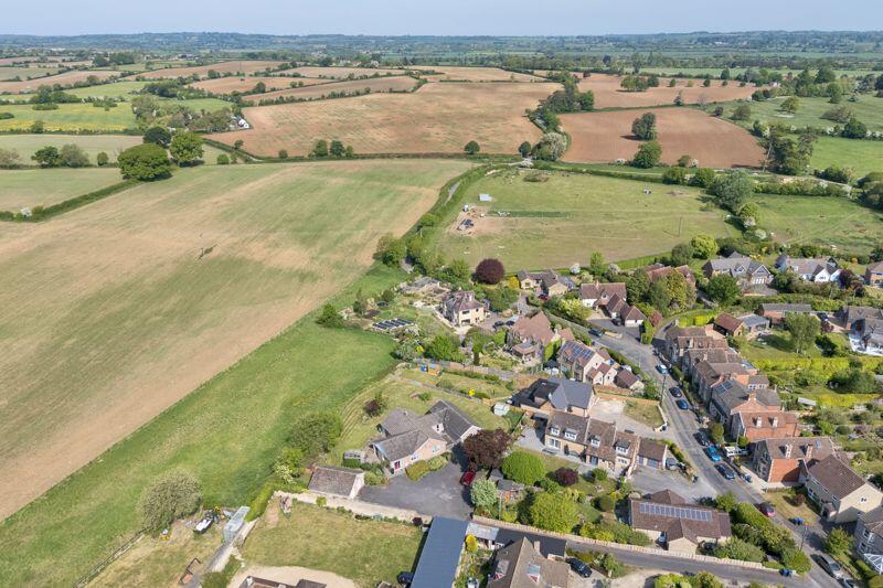 Additional image 18 of Holt