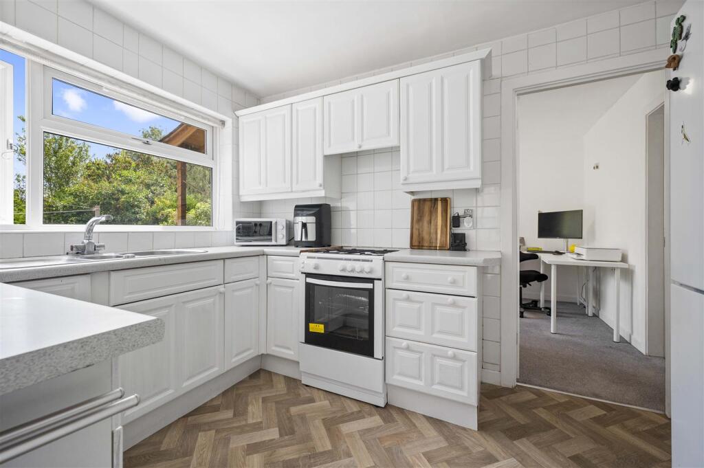 Additional image 5 of Hadrians Walk, Alcester