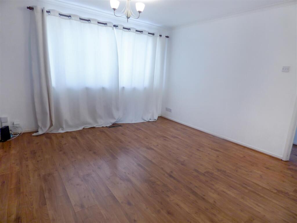 Additional image 8 of Windsor Close, Tamworth