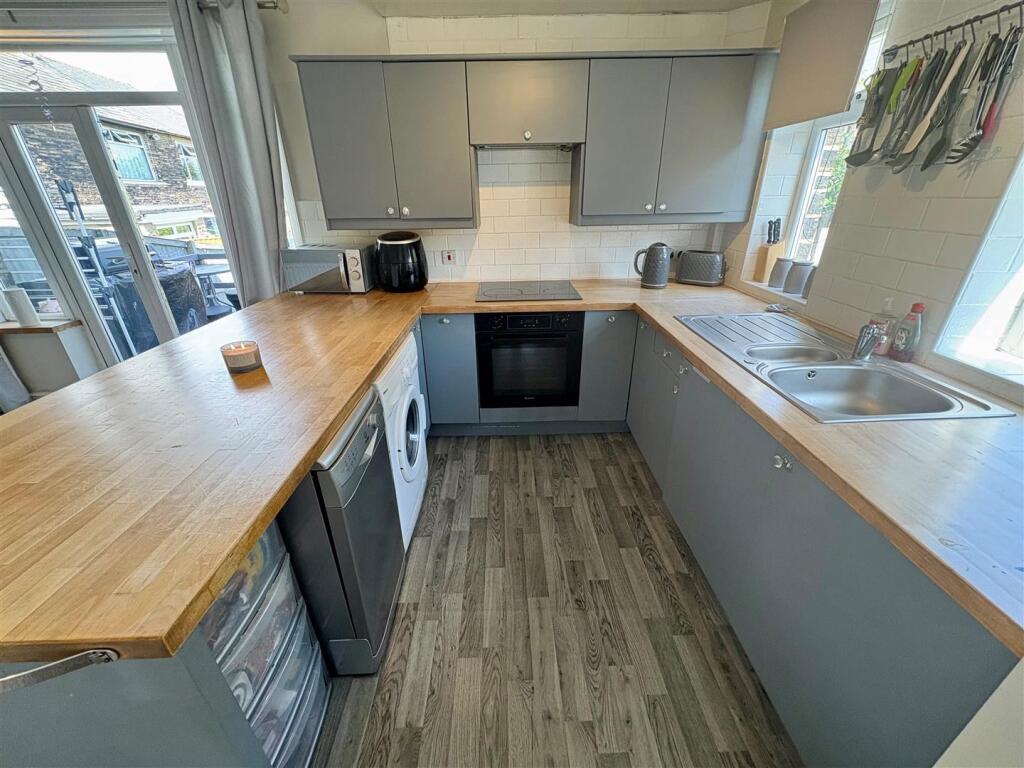 Additional image 3 of Fieldway, Clayton, Bradford