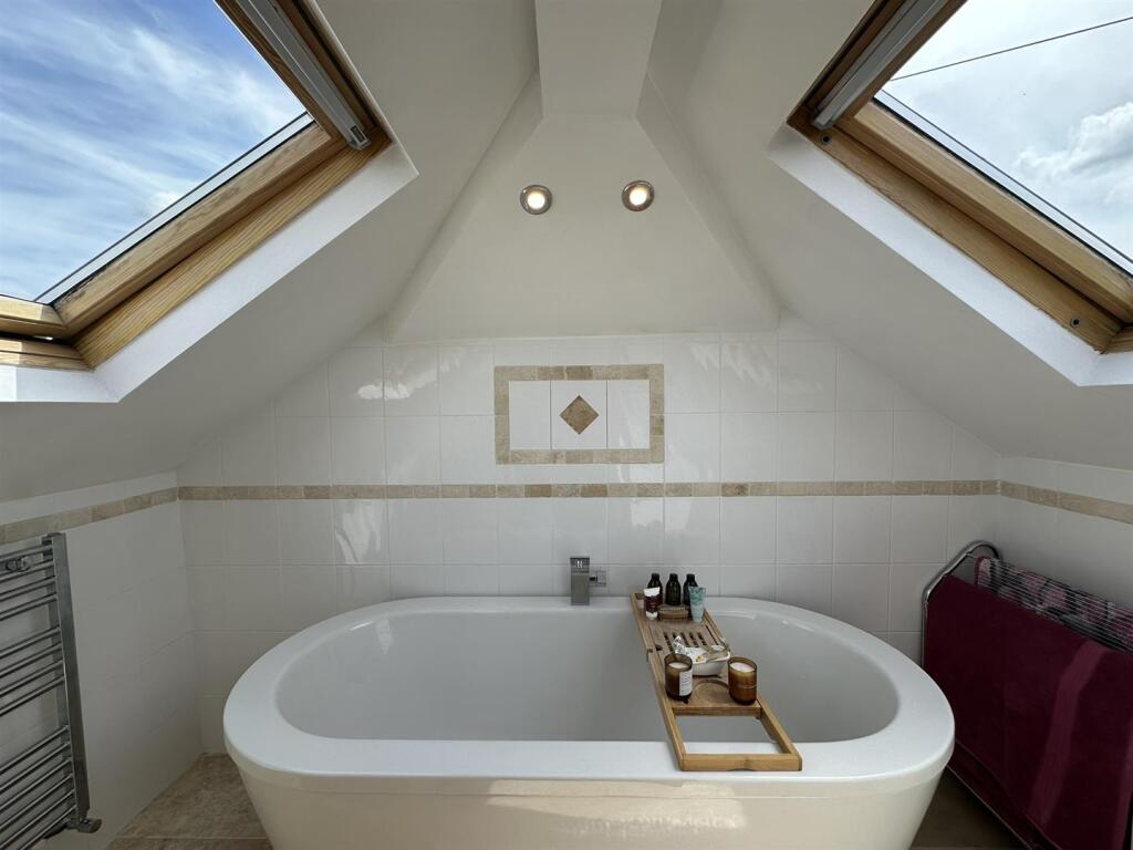 Additional image 34 of Moor View Drive, Bingley