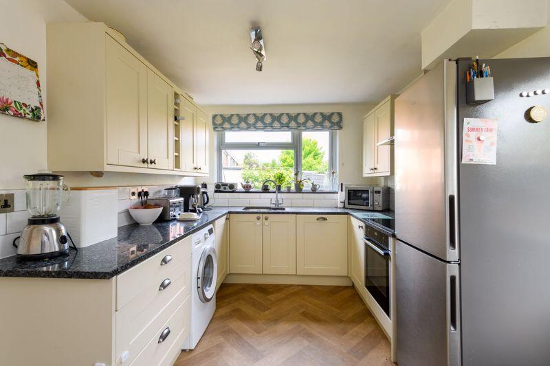 Additional image 3 of Holt