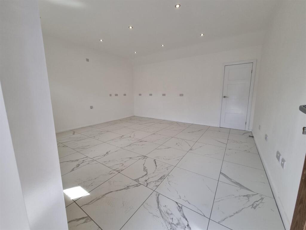 Additional image 7 of Vacant Unit, Wyke, West Yorkshire