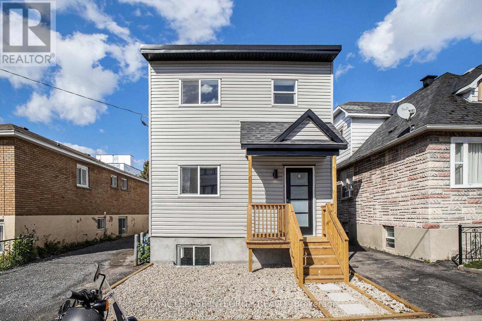 2 - 185 CARILLON STREET|Ottawa, Ontario K1L5X9