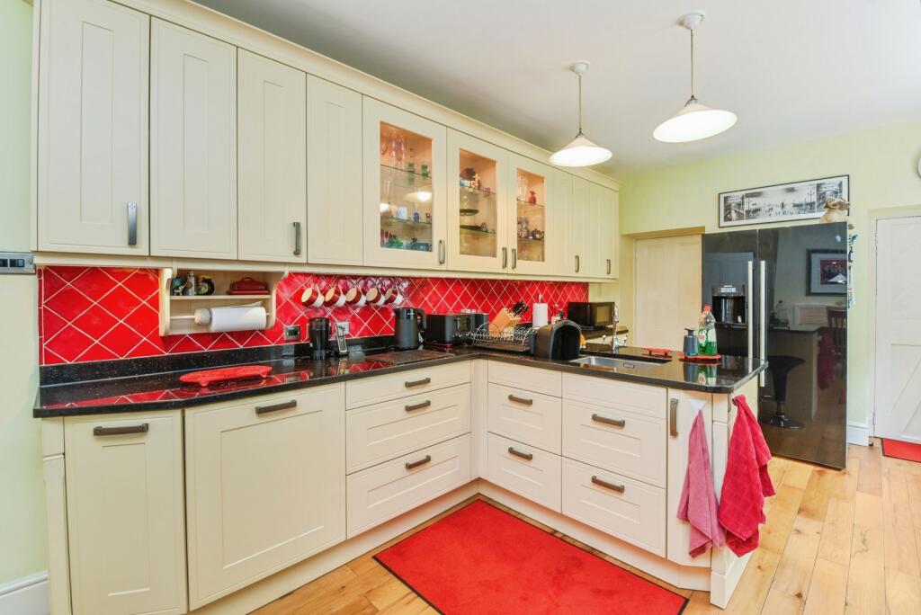 Additional image 5 of Leg Square, Shepton Mallet, Somerset, BA4