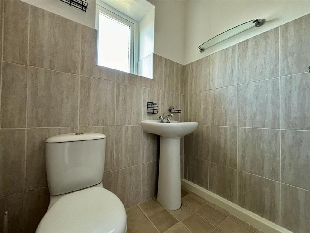 Additional image 13 of Wellington Street, Queensbury