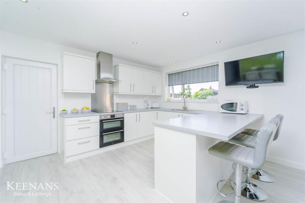 Additional image 13 of Singleton Avenue, Read