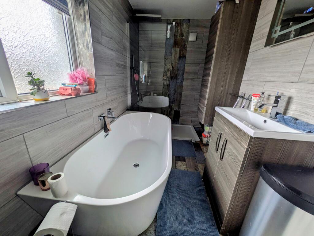 Additional image 11 of Greenside, Bradford, BD12