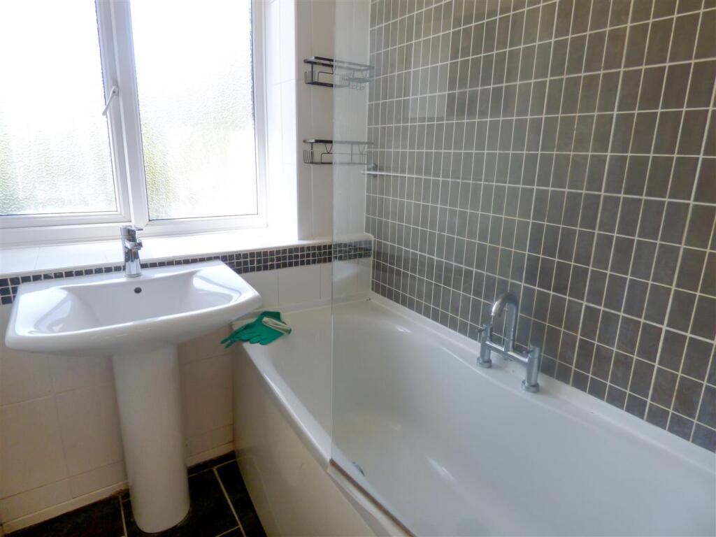 Additional image 14 of Windsor Close, Tamworth