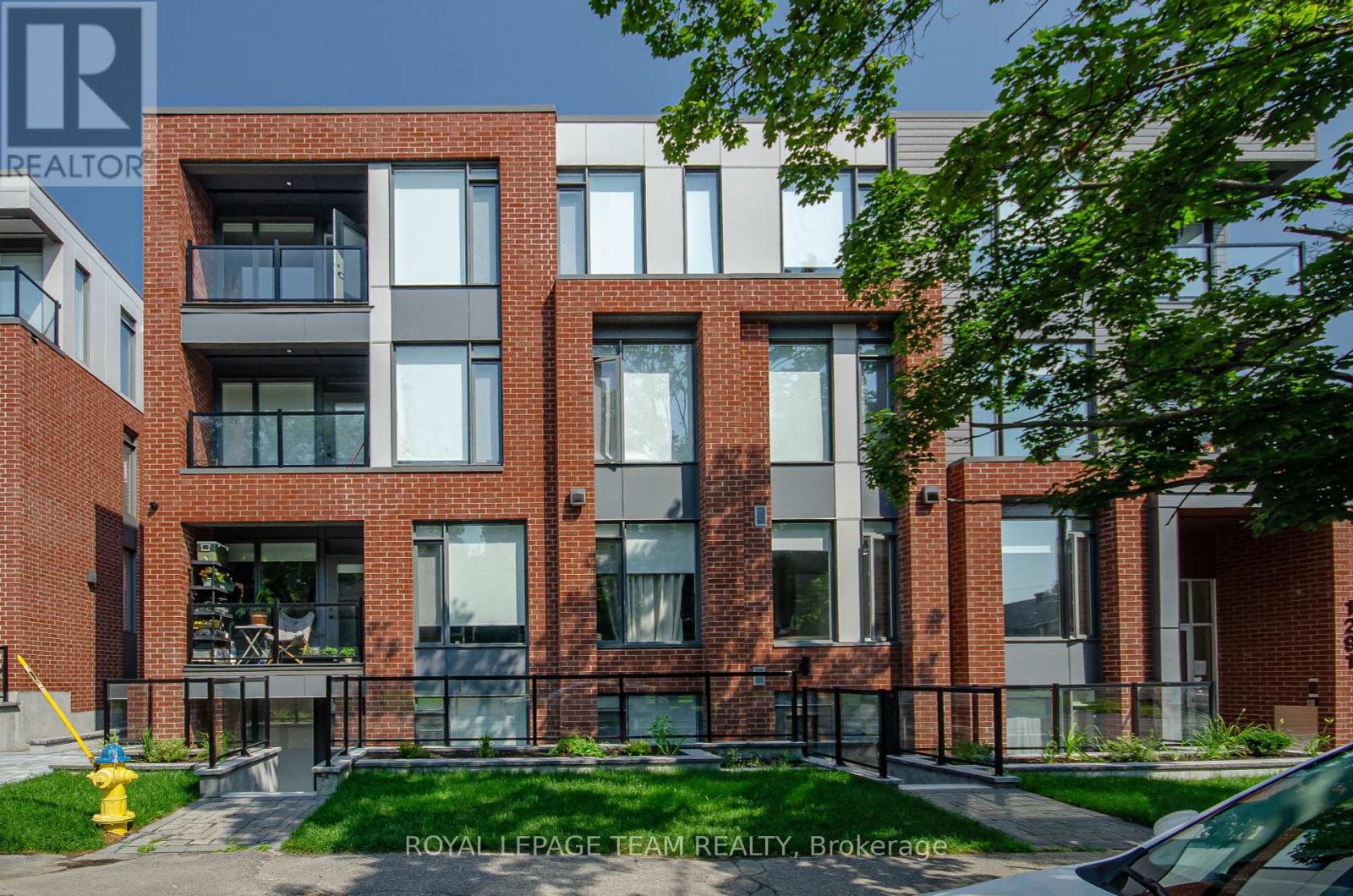 B04 - 1291 SUMMERVILLE AVENUE|Ottawa, Ontario K1Z8G7